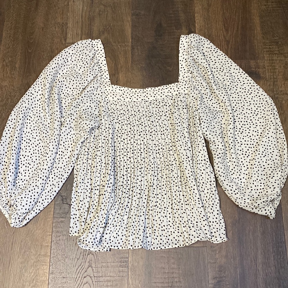 Polka Dot Pleated Balloon Sleeve Blouse